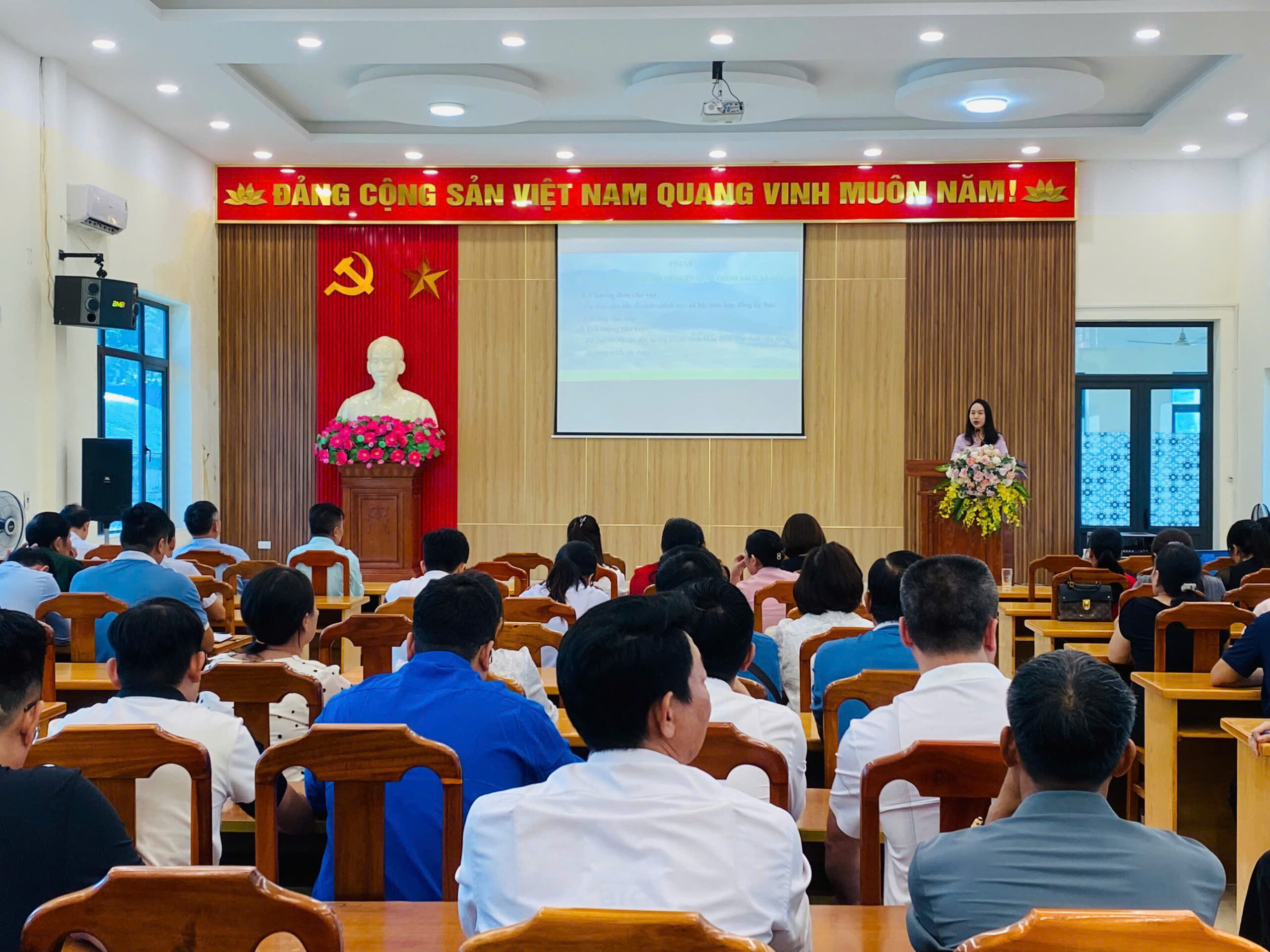 Phòng giao dịch Ngân hàng Chính sách xã hội Thủy Nguyên tổ chức tập huấn nghiệp vụ cho các tổ chức chính trị – xã hội nhận ủy thác